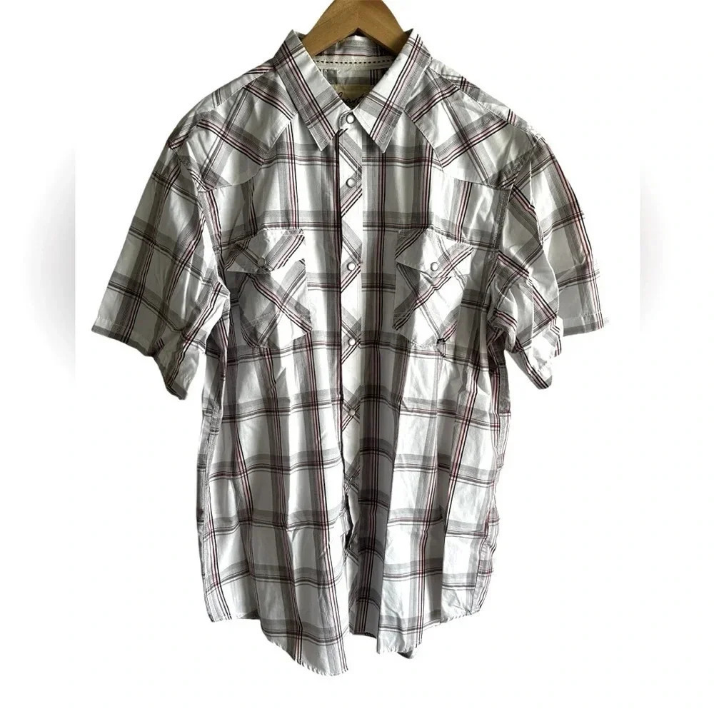 Coastal Men’s western style plaid SS shirt with pearl snap buttons.  Size 2XL